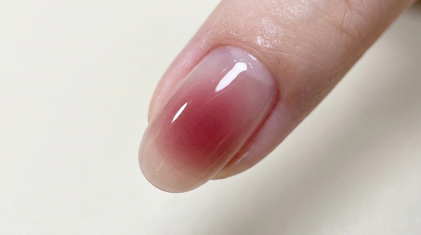 Ongles blush effet glossy — Tutoriel étape par étape
