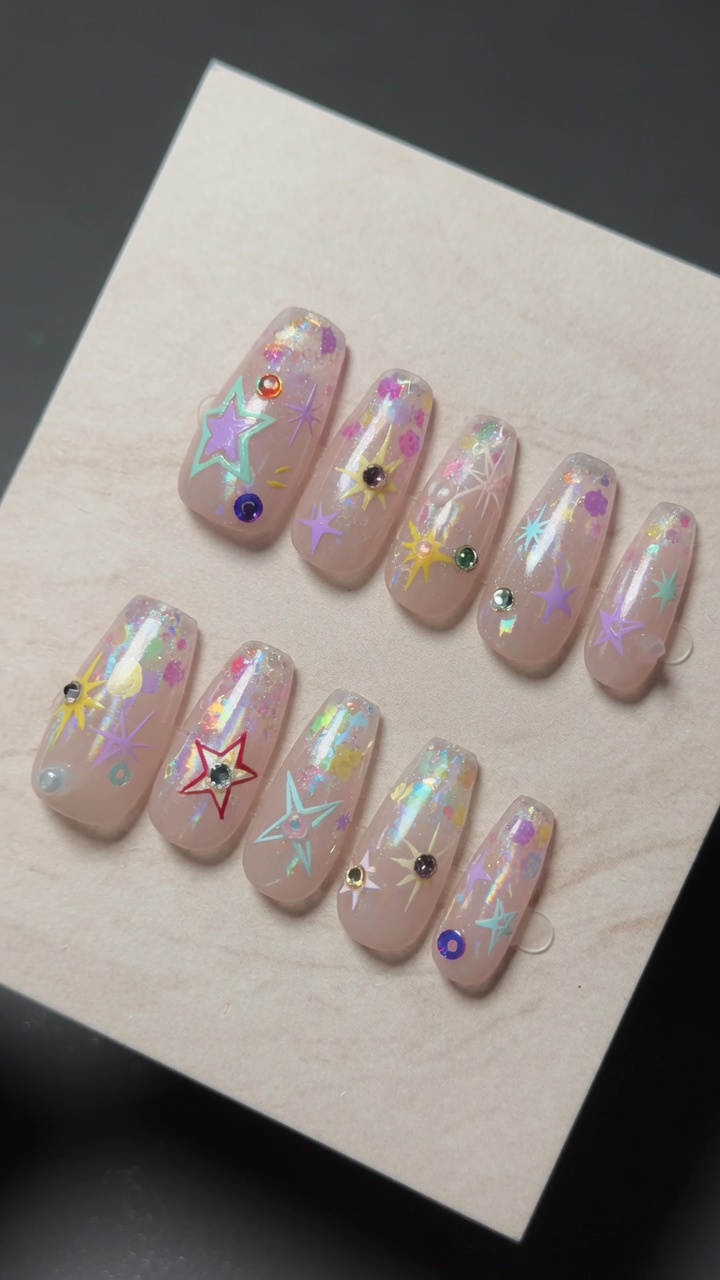 Ongles Éclat d'Étoiles Aurore Laser — Tutoriel DIY Scintillant