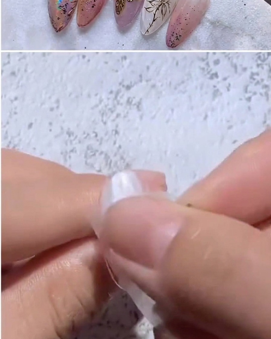 Un doigt pressant un morceau de film iridescent sur une capsule.