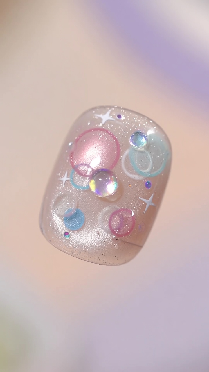 Tutoriel Ongles : Le Nail Art Bubble Estival et Onirique