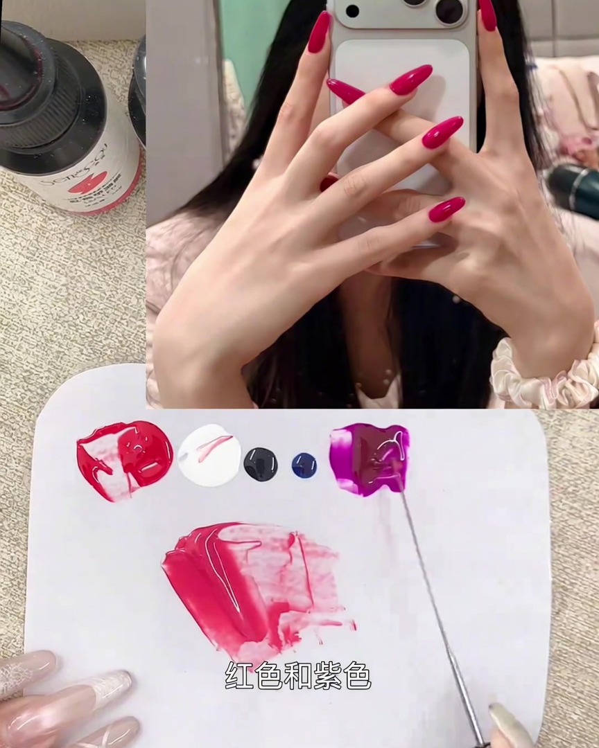 Une infime quantité de gel noir incorporée au mélange rose framboise sur la palette.