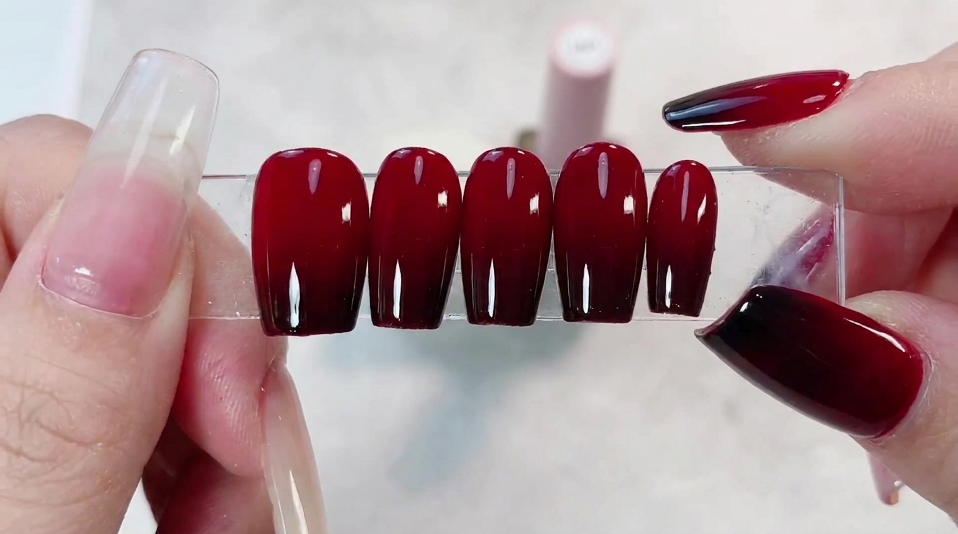 Ongles en gel ombré rouge foncé — Tutoriel dégradé étape par étape
