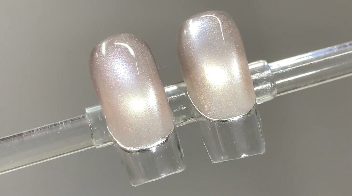 Ongles Effet Œil de Chat Perle de Verre et French Argentée — Tutoriel Pas à Pas
