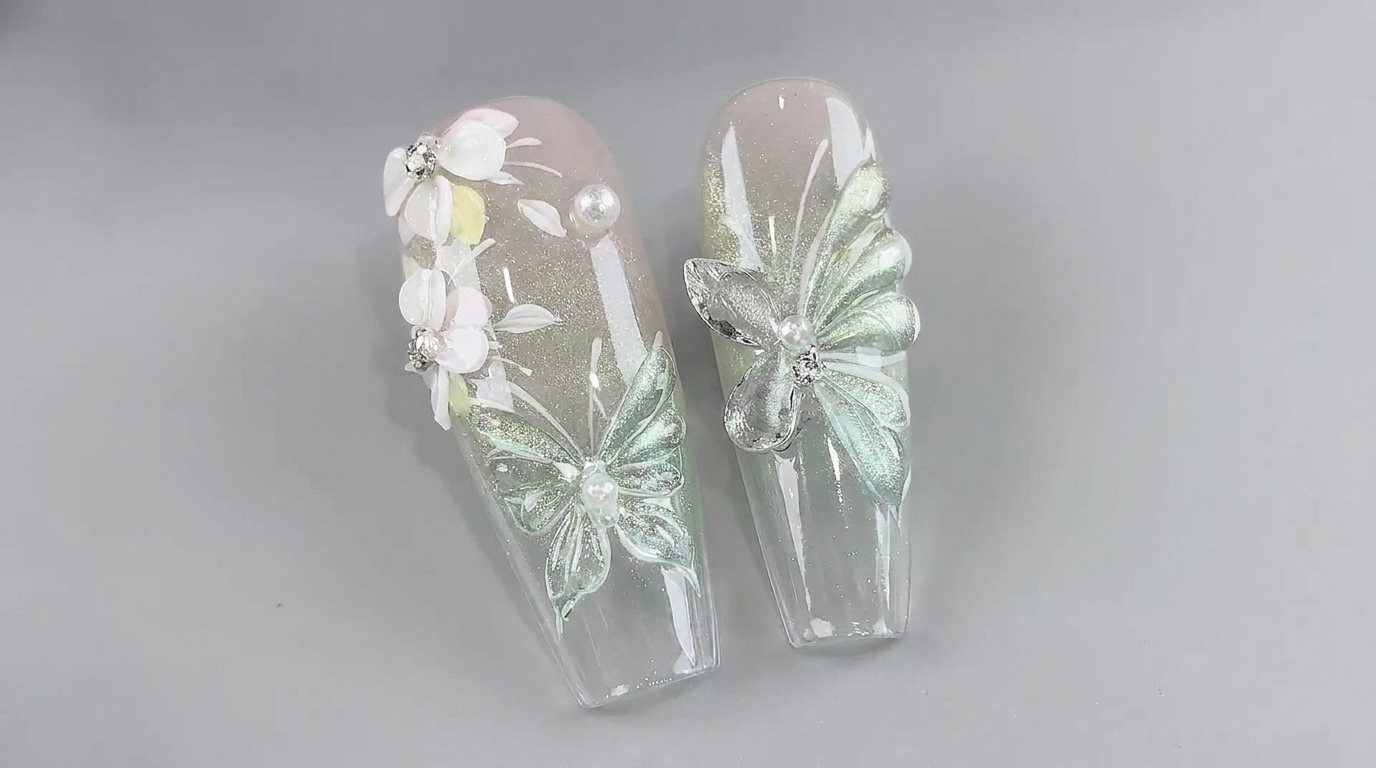 Ongles en Gel Effet Œil-de-Chat, Fleurs et Papillons Transparents — Tutoriel Pas à Pas