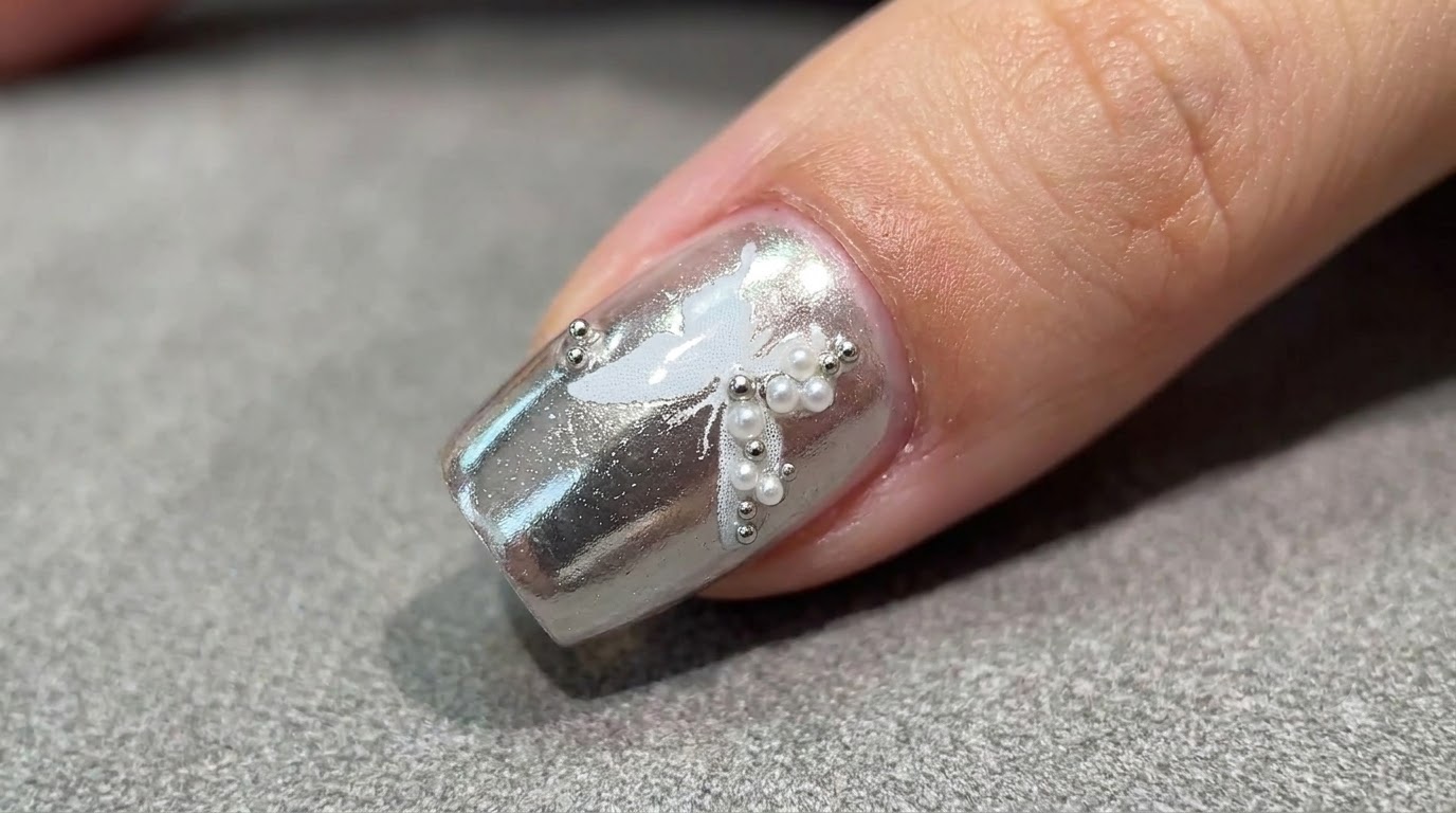 Art Ongulaire Papillon Chrome Argenté : Tutoriel Pas à Pas