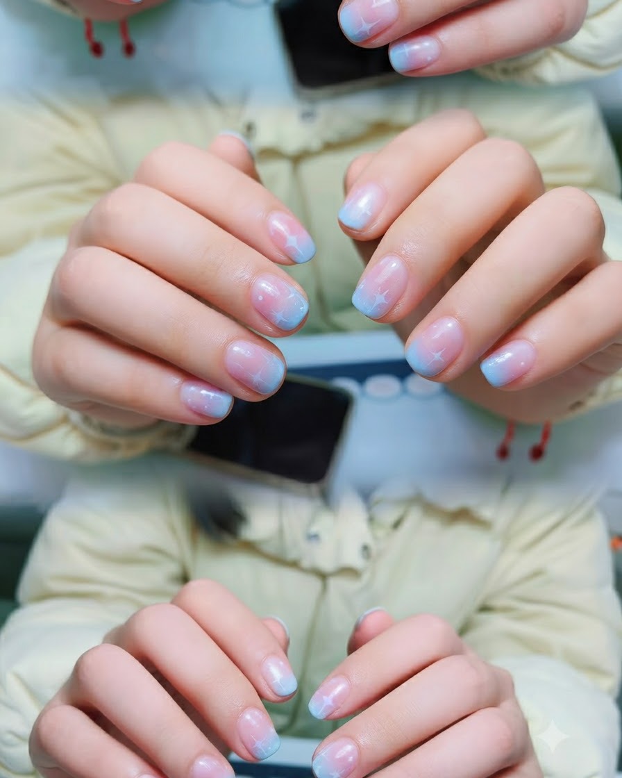 Un pinceau professionnel appliquant une fine couche de gel de base transparent sur un ongle naturel propre.