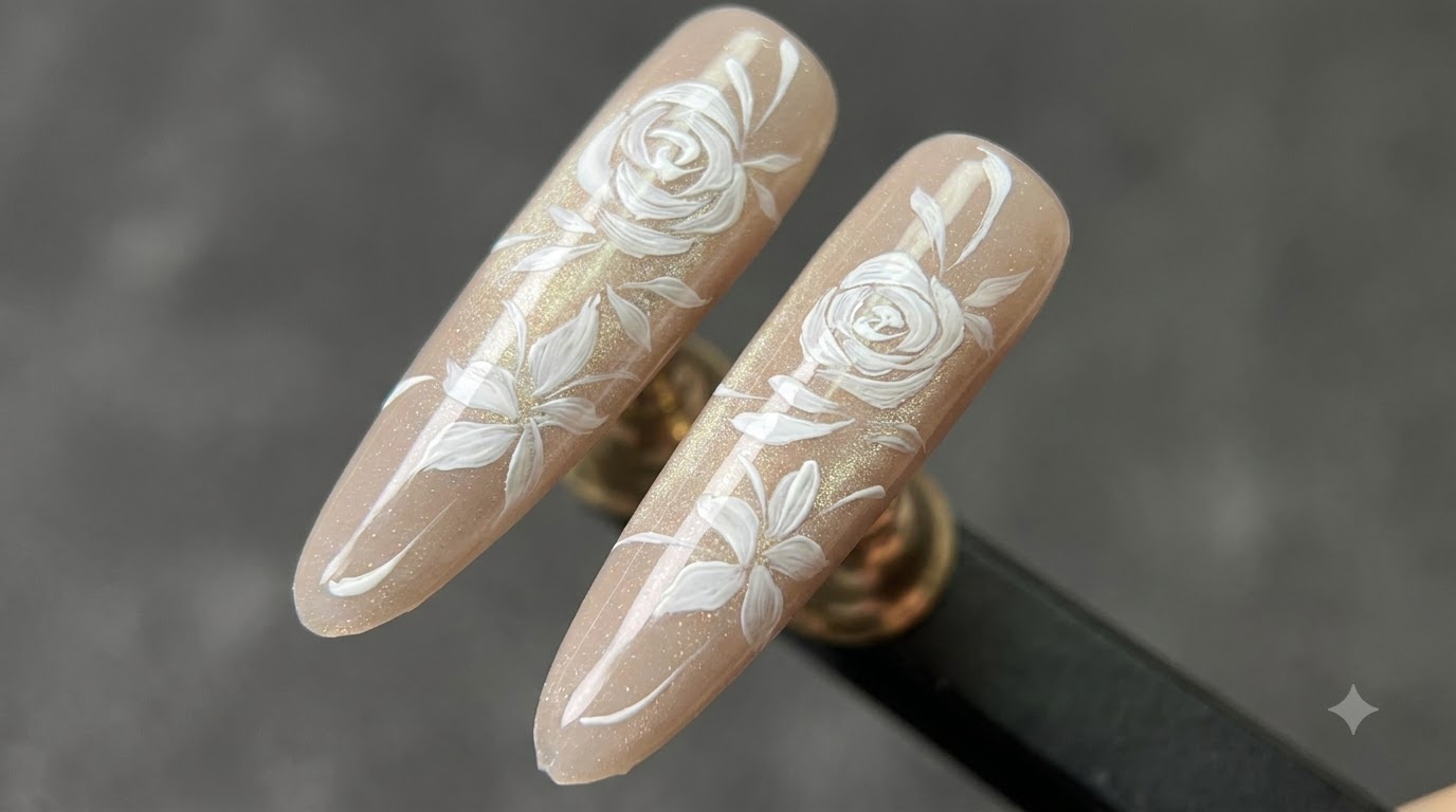 Nail Art Fleurs de Rosier Blanches et Effet Cat Eye — Tutoriel Pas à Pas