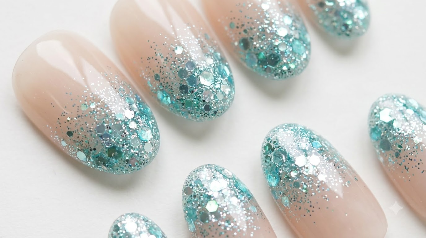 Ongles en gel ombré et paillettes sequins bleu menthe — Tutoriel étape par étape