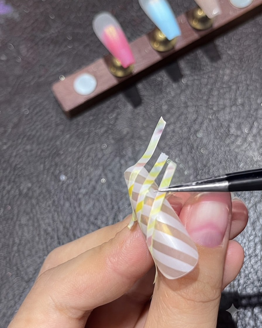 Du ruban de striping appliqué dans une direction diagonale inversée sur longle.