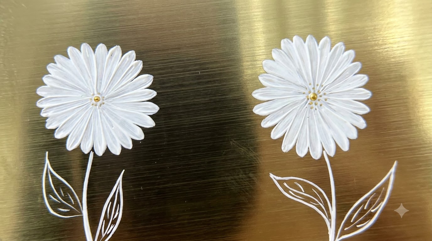 Tutoriel de nail art : petites marguerites peintes à la main en double couche