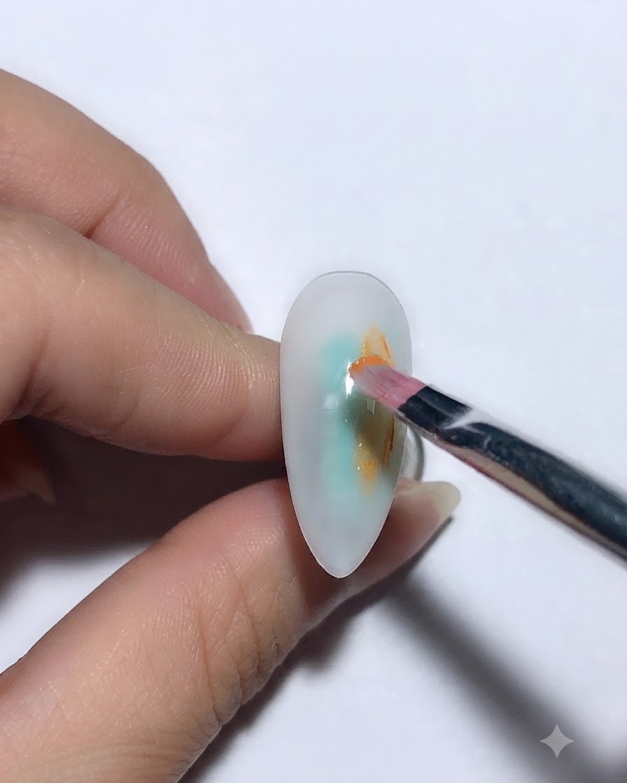 Gros plan dun doigt avec un ongle peint placé sous une lampe à ongles UV LED pour la catalyse.